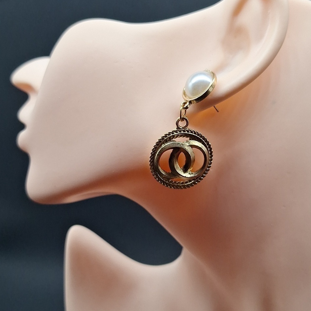 Vintage-Inspired Gold Dangle Earrings with Faux Pearl Stud & Rope Frame